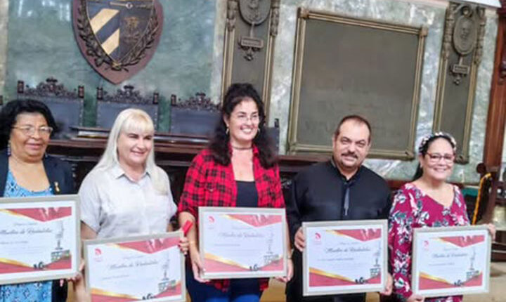 Reconocen a Maestros Radialistas por sus valiosos aportes y enseñanzas