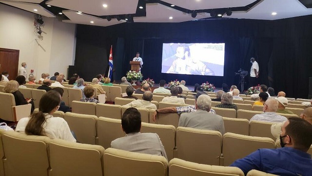 Asiste Díaz-Canel a acto por aniversario de Palabras a los intelectuales