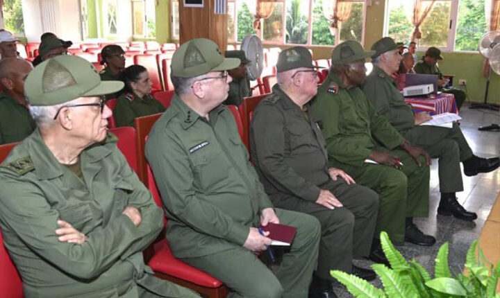 Participó Díaz-Canel en jornada de la defensa en Habana del Este