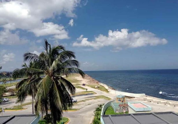 Aislados chubascos y calor para la tarde