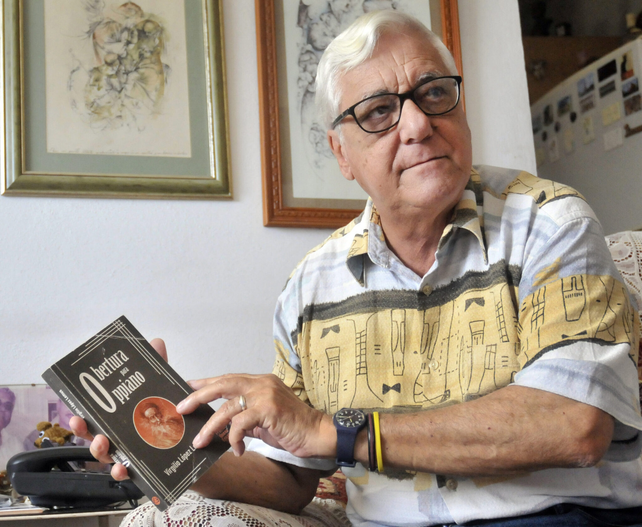 López Lemus presentó el Diccionario Práctico de Versología Hispánica
