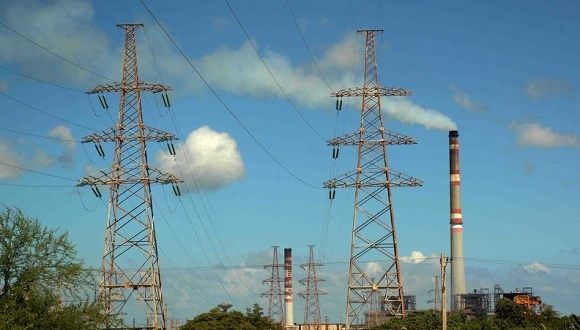 Unión Eléctrica estima 2050 MW de afectación para la máxima demanda de este martes